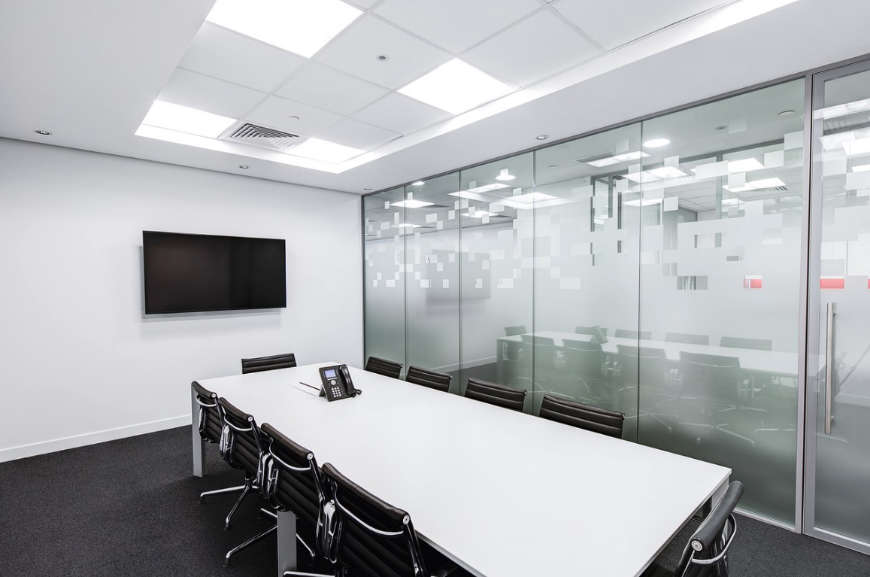 Iluminación en salas de reuniones