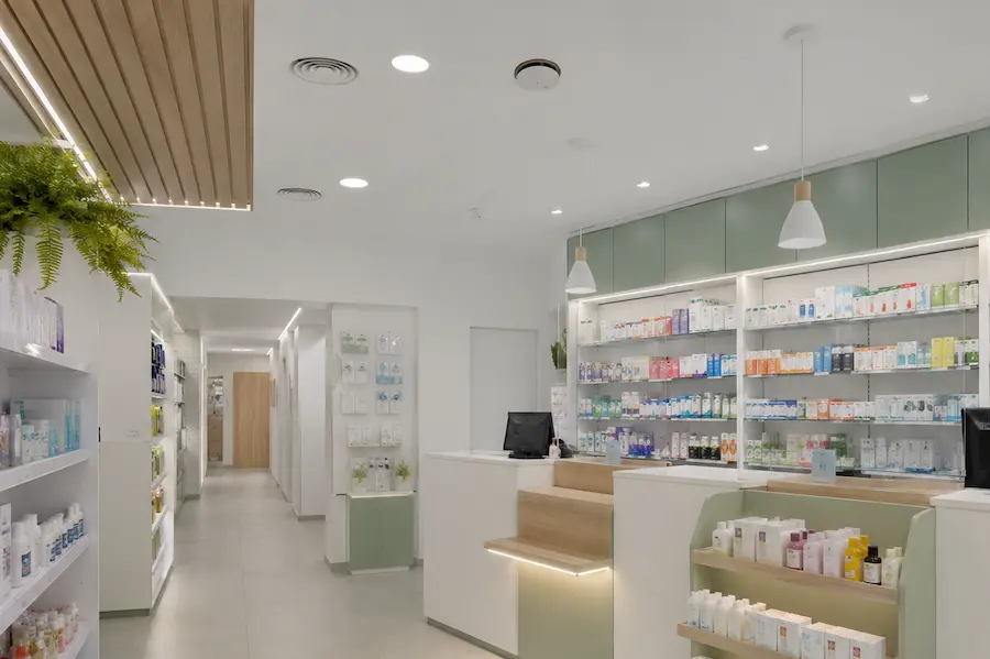 Reformas de locales comerciales | reformas farmacias centros sanitarios