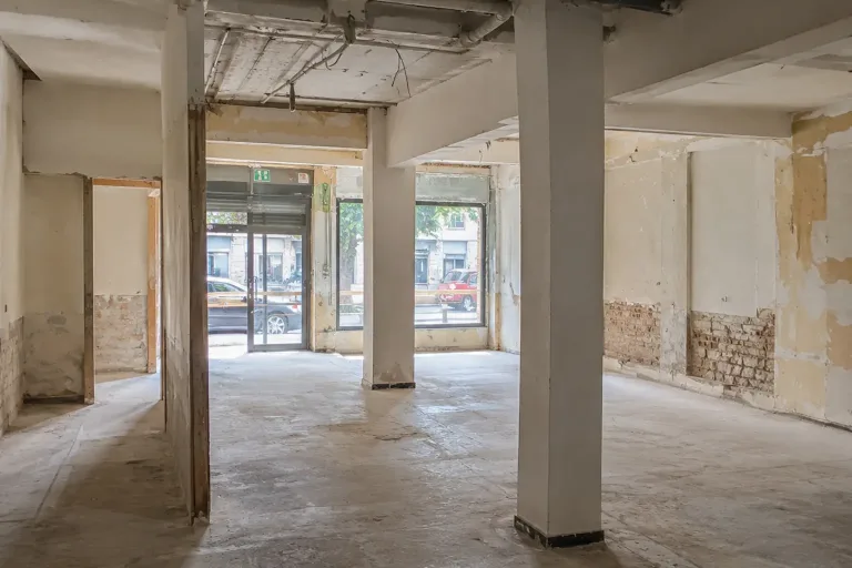 Diseño de interiores corporativos | reformas locales comerciales barcelona
